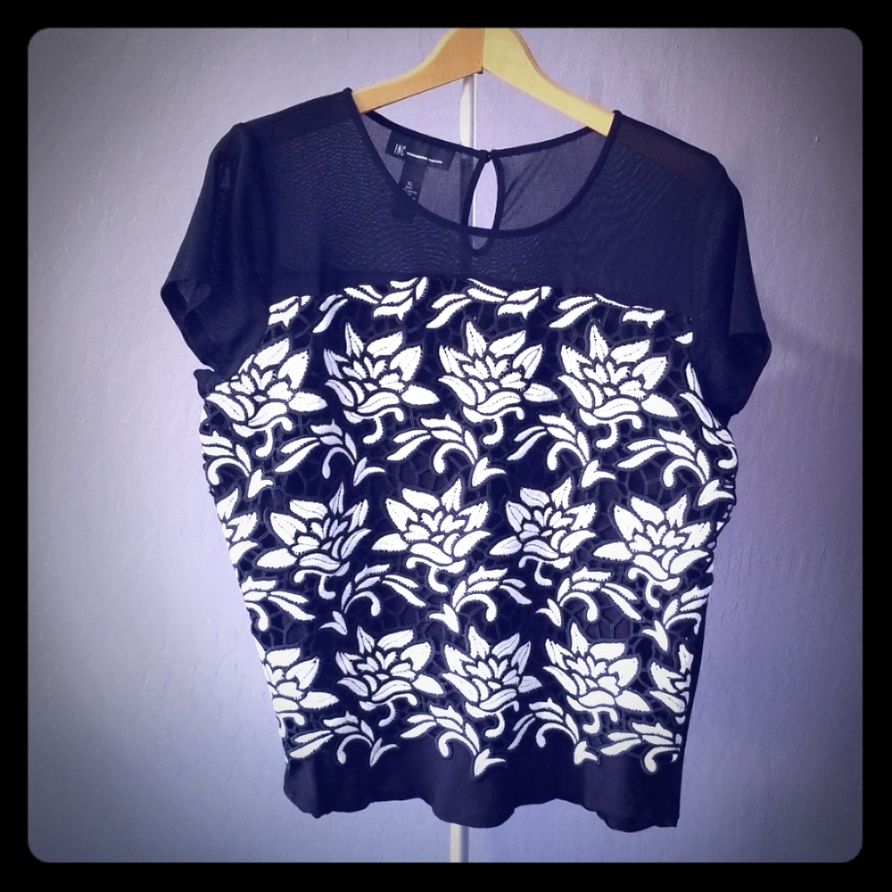 Black and White dressy top. Size XL